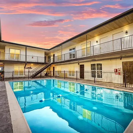 Heights 1Br Chic Apt With King Bed & Pool